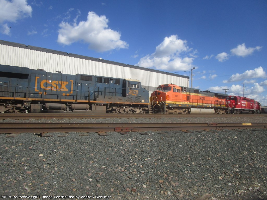 CSX 3078, BNSF 4420, CP 6024 + 6232